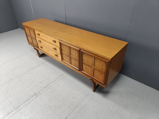 Image 1 of Buffet en teck Mid Century par Beautility, 1960S