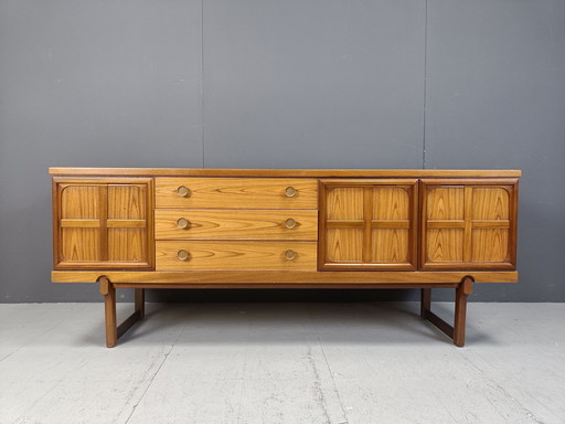 Buffet en teck Mid Century par Beautility, 1960S