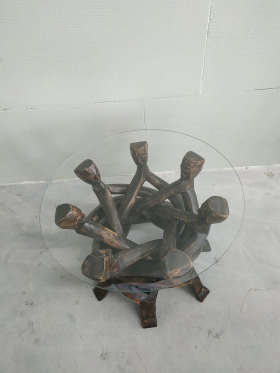 Image 1 of Table d'appoint en bois africain sculpté