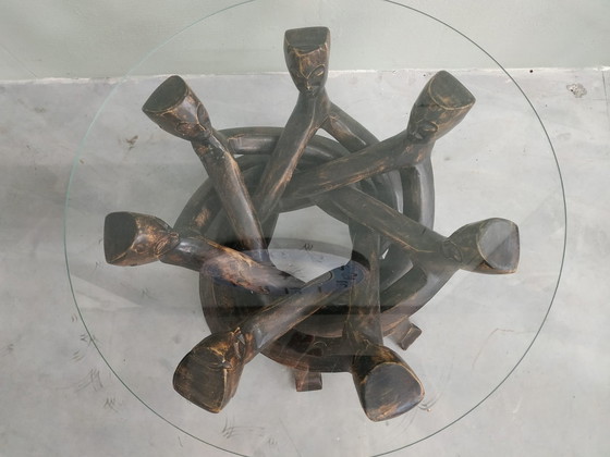 Image 1 of Table d'appoint en bois africain sculpté