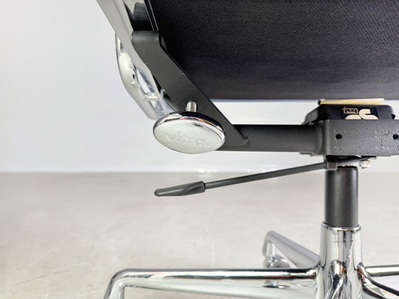 Image 1 of Original Vitra Ea 219 chaise de bureau Soft Pad bleu Charles & Ray Eames cuir