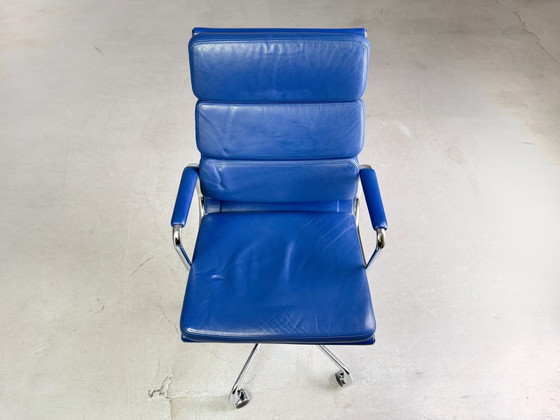 Image 1 of Original Vitra Ea 219 chaise de bureau Soft Pad bleu Charles & Ray Eames cuir