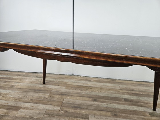 Image 1 of Table en hêtre Mid Century avec plateau en verre à effet marbré