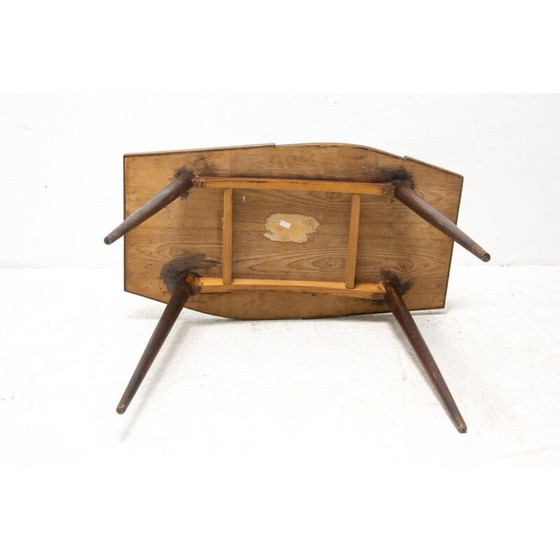 Image 1 of Table d'appoint en hêtre du milieu du siècle, Tchécoslovaquie années 1960