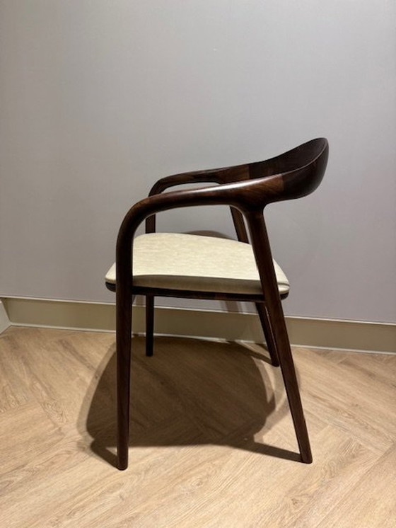 Image 1 of Chaise de salle à manger Kana en cuir beige - Noyer