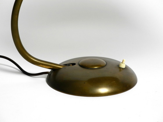 Image 1 of Très grande lampe de table allemande moderne du milieu du siècle en laiton avec abat-jour en cuivre