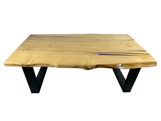 Image 1 of Table basse en acacia avec époxy