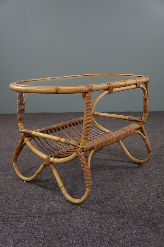 Image 1 of Dutch Design Couchtisch mit Wolkenglasplatte und Lesekorb