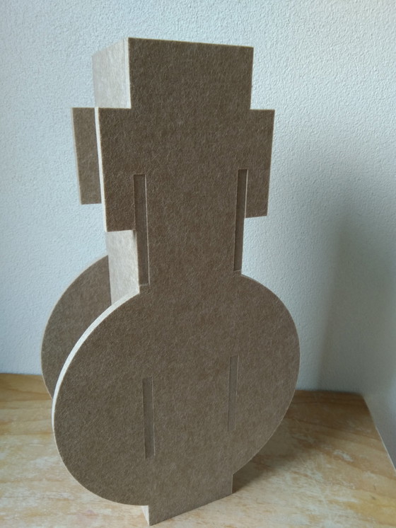 Image 1 of Particolare Vase Pet Felt Tiny Ears von Sabine Boogerd