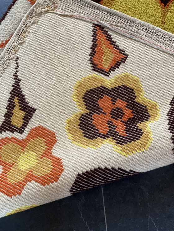 Image 1 of Vintage Flower Power Knüpfteppich 