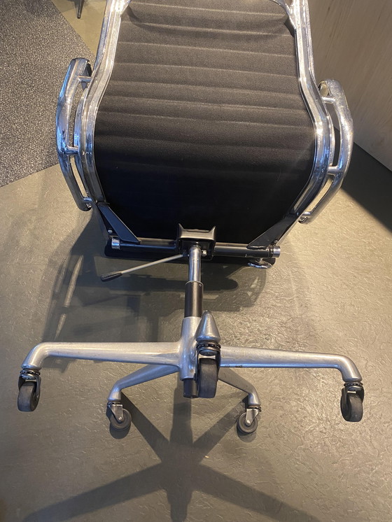 Image 1 of Herman Miller EA 108 Bürostuhl