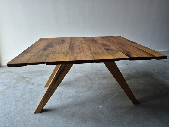 Image 1 of Assel" Couchtisch aus Eichenholz mit Weinfässern