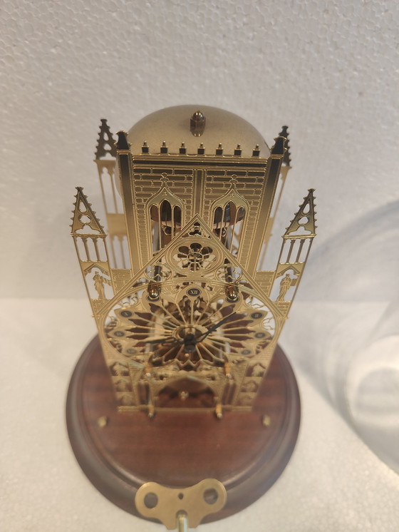 Image 1 of Skelettuhr der Kathedrale von York Minster unter Glas