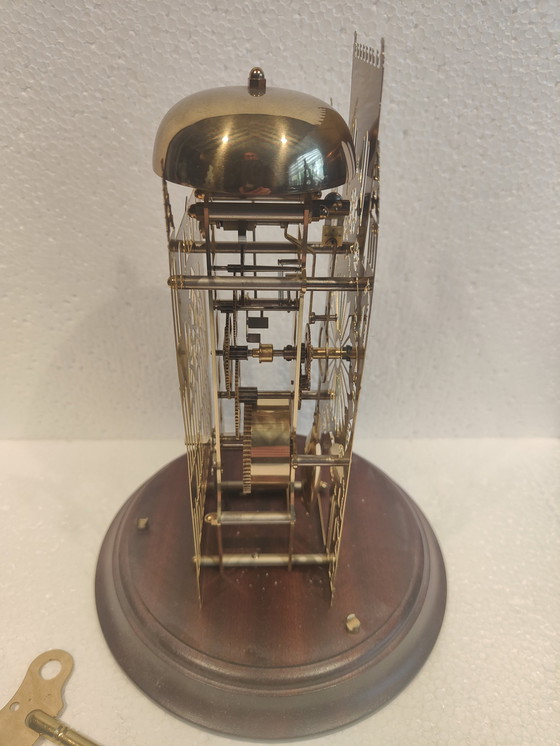 Image 1 of Skelettuhr der Kathedrale von York Minster unter Glas