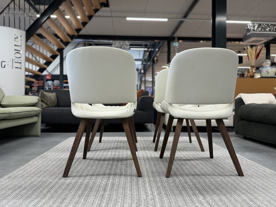 Image 1 of 4 Wilisau Capri Esszimmerstühle weißes Leder