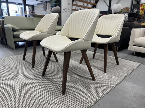 Image 1 of 4 Wilisau Capri Esszimmerstühle weißes Leder