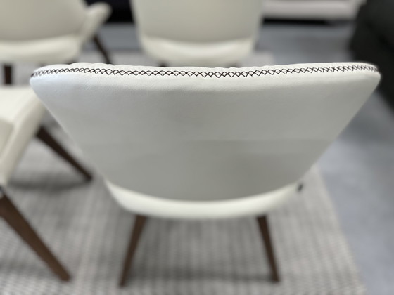 Image 1 of 4 Wilisau Capri Esszimmerstühle weißes Leder