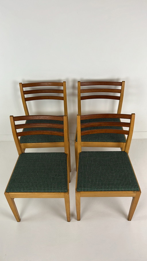 4x schwedische Vintage-Holzstühle mit Stoffsitz
