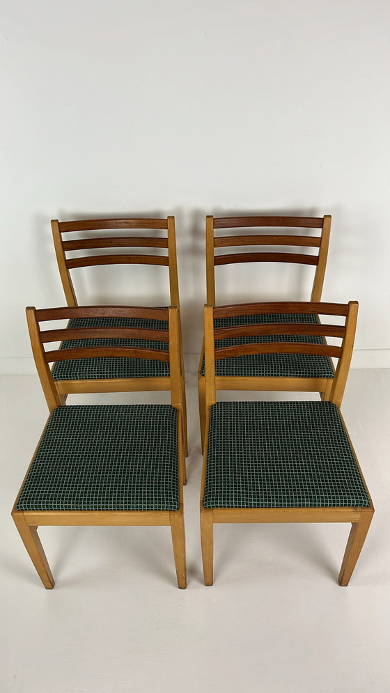 Image 1 of 4x schwedische Vintage-Holzstühle mit Stoffsitz