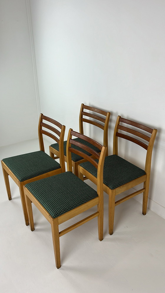 Image 1 of 4x schwedische Vintage-Holzstühle mit Stoffsitz