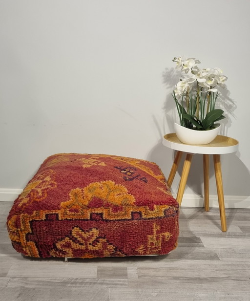 Vintage Fußhocker, Marokkanischer Berber Fußhocker, Sitzkissen aus echter Wolle