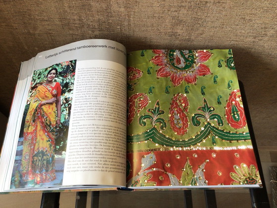 Image 1 of Buch rund um Textilien