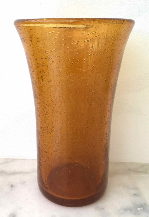 Vase 1960 geblasenes und blasiertes Glas