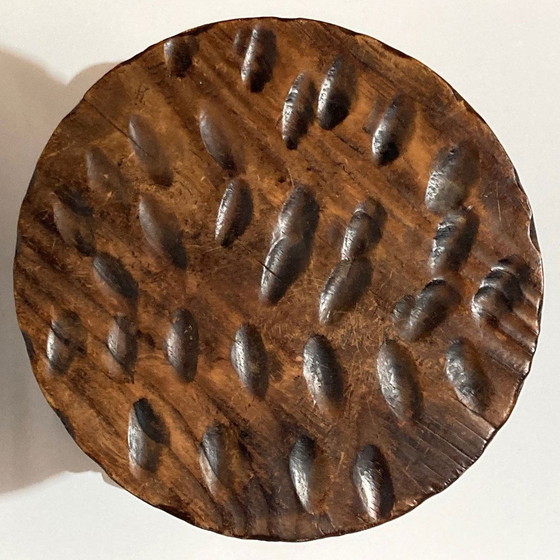 Image 1 of Brutalistischer Wabi-Sabi-Hocker aus Eichenholz mit Lederbesatz, Frankreich, 1960er Jahre