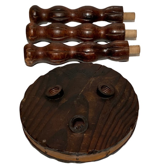 Image 1 of Brutalistischer Wabi-Sabi-Hocker aus Eichenholz mit Lederbesatz, Frankreich, 1960er Jahre