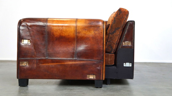 Image 1 of 2,5-sitziges Schafsledersofa mit Stoffkissen im englischen Stil