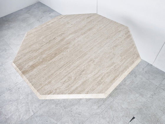Image 1 of Achteckiger Esstisch aus italienischem Travertin der 1970er Jahre