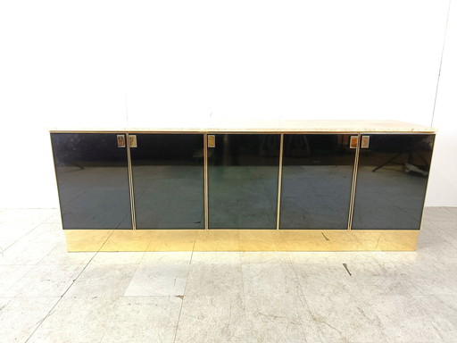 Schwarz lackierte Vintage-Credenza und Travertin