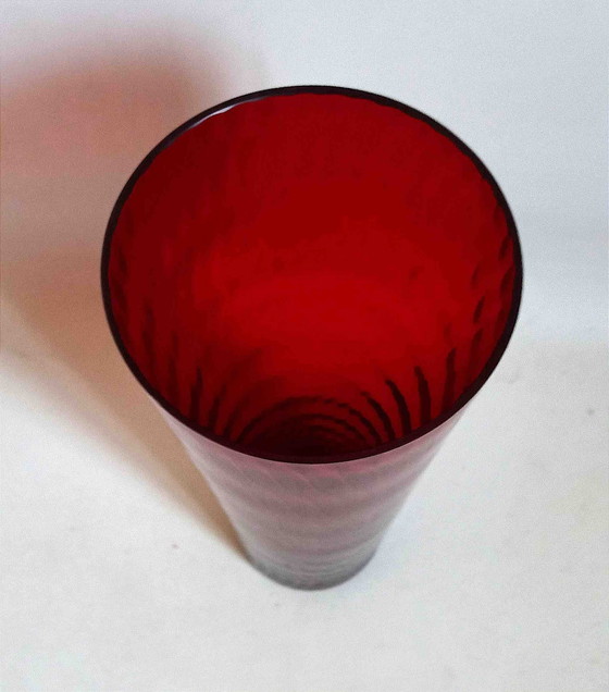 Image 1 of Vase Polnisches Glas Rubinrot Wabeneffekt 50er Jahre Höhe 35,3 Cm