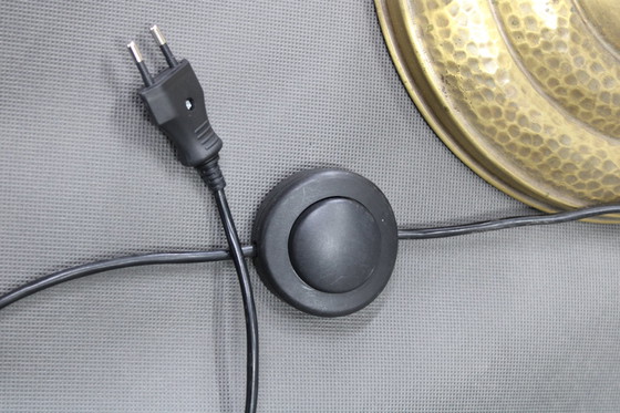 Image 1 of 1940S restaurierte Messing Stehlampe mit Glasschirm