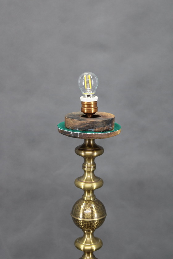 Image 1 of 1940S restaurierte Messing Stehlampe mit Glasschirm