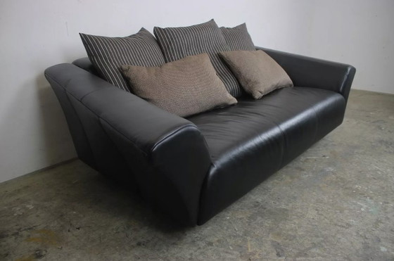 Image 1 of Rolf Benz Sofa Modell 333 Schwarz Leder Mit 5 Neuen Stoff Kissen