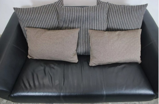 Image 1 of Rolf Benz Sofa Modell 333 Schwarz Leder Mit 5 Neuen Stoff Kissen