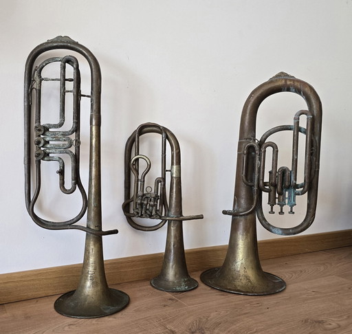 Vintage Set von drei 1940S Kupfer Trompeten - Sammlung antiker Musikinstrumente