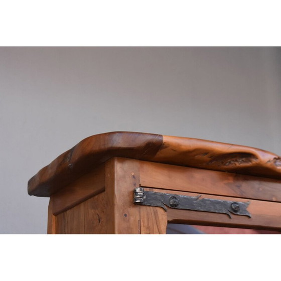 Image 1 of Vintage Kleiderschrank Brutaliste freie Form in Olivenbaum 1970