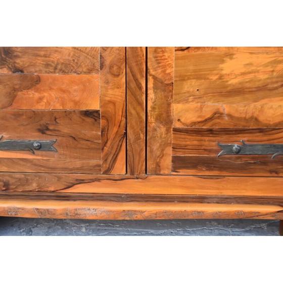 Image 1 of Vintage Kleiderschrank Brutaliste freie Form in Olivenbaum 1970