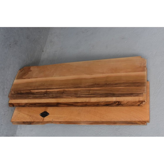 Image 1 of Vintage Kleiderschrank Brutaliste freie Form in Olivenbaum 1970