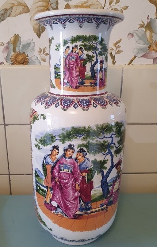 1133 Vintage Orientalische Vase mit Darstellung