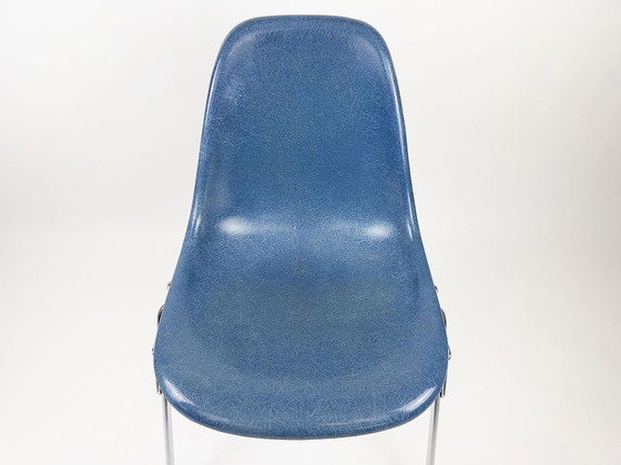 Image 1 of 2x Vitra Eames Fiberglas Stühle