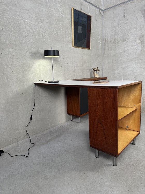 Image 1 of PasToe-Arbeitsecke