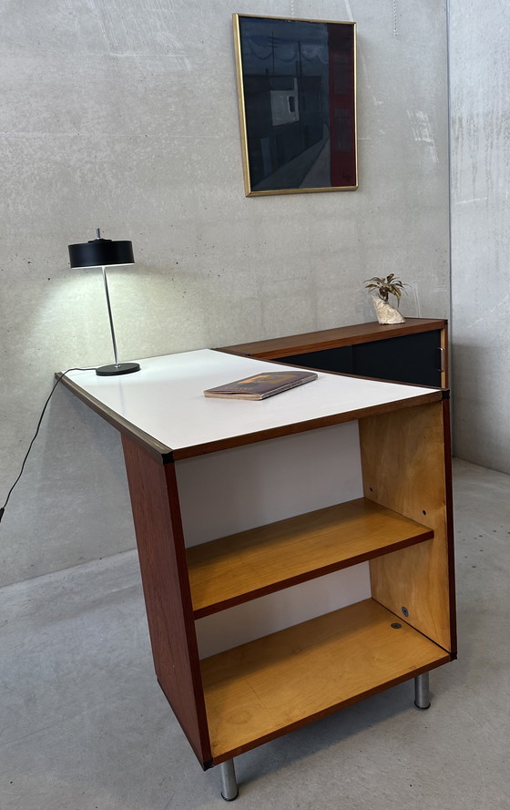 Image 1 of PasToe-Arbeitsecke