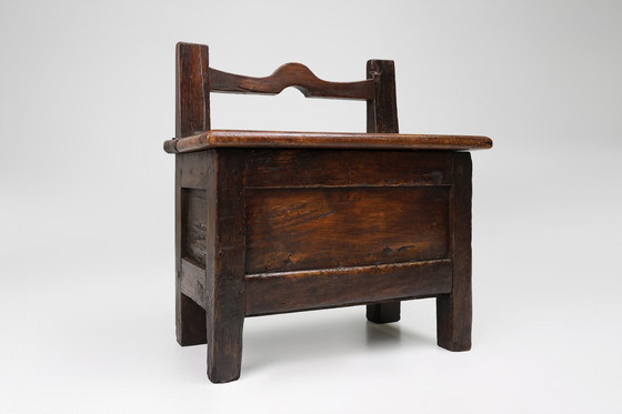 Image 1 of Antiker französischer Holzhocker mit Lagerung