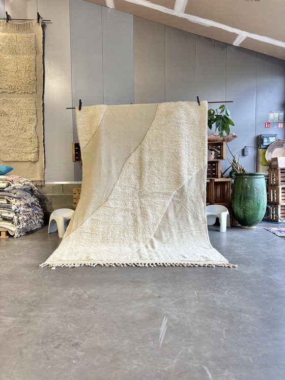 Image 1 of Handgewebter Beni M'Rirt Teppich - Minimalistisches Abstraktes Design (200X290 Cm)