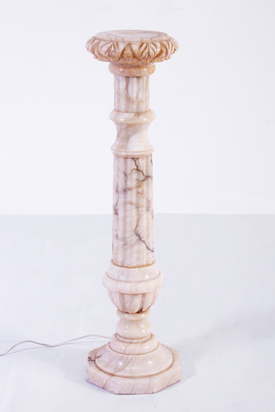 Image 1 of Italienischer Sockel oder Perdestal aus farbigem weißem Melange