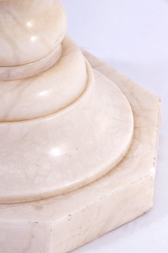 Image 1 of Italienischer Sockel oder Perdestal aus farbigem weißem Melange