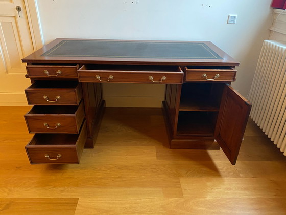 Image 1 of Klassischer Schreibtisch Herr Higgins